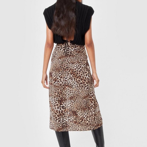 Nasty Gal leopard pencil skirt - size 6 - Picture 3 of 6